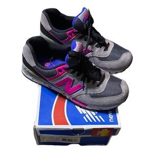 New Balance Tennis Shoes in perfect condition